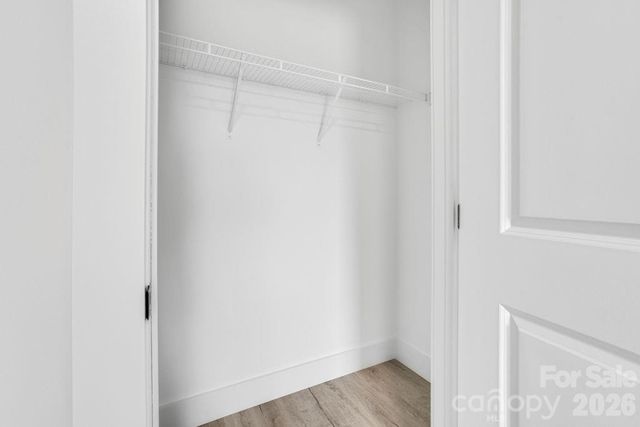 1500 Avalon Oaks Court, Dallas, NC 28034