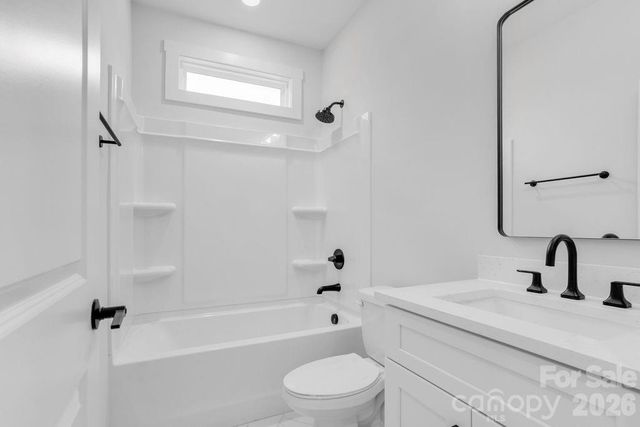 1500 Avalon Oaks Court, Dallas, NC 28034