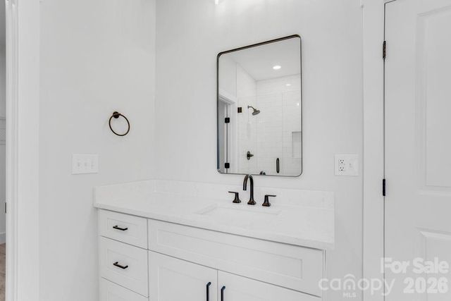 1500 Avalon Oaks Court, Dallas, NC 28034