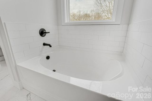 1500 Avalon Oaks Court, Dallas, NC 28034