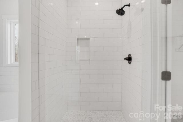 1500 Avalon Oaks Court, Dallas, NC 28034