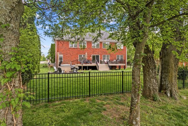 1608 Fair House Rd, Spring Hill, TN 37174