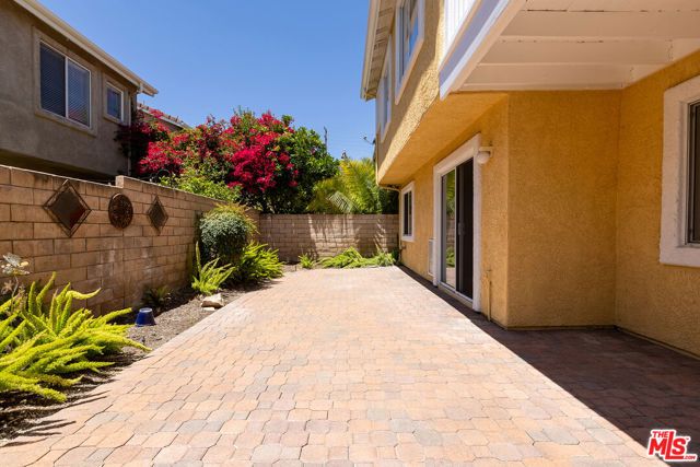 24 Skyflower Lane, Simi Valley, CA 93065