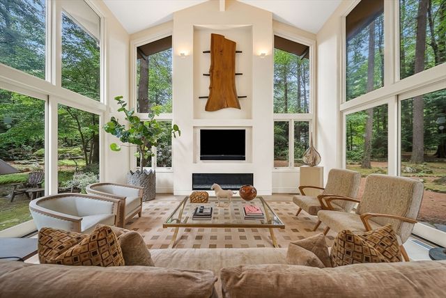 6 Baldwin Circle, Weston, MA 02493