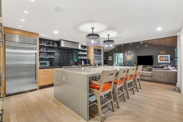 6 Baldwin Circle, Weston, MA 02493
