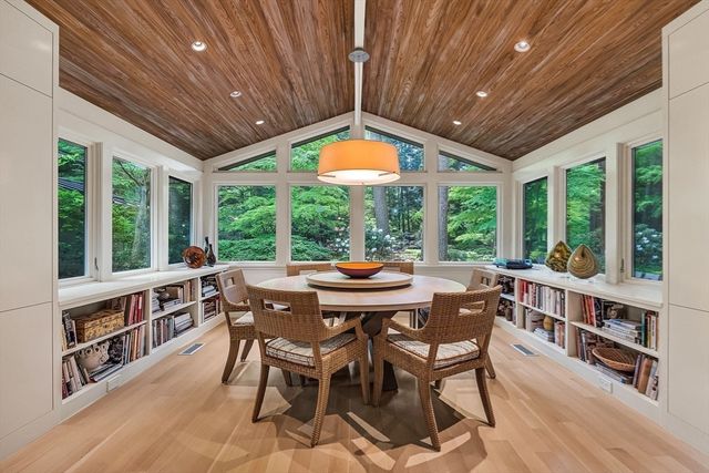 6 Baldwin Circle, Weston, MA 02493