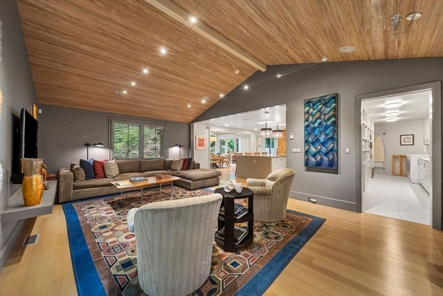 6 Baldwin Circle, Weston, MA 02493