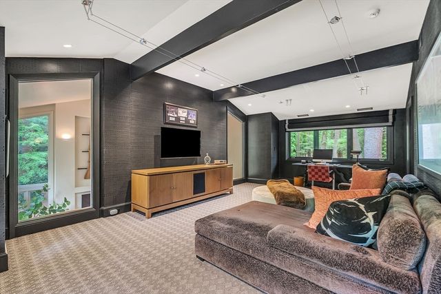 6 Baldwin Circle, Weston, MA 02493