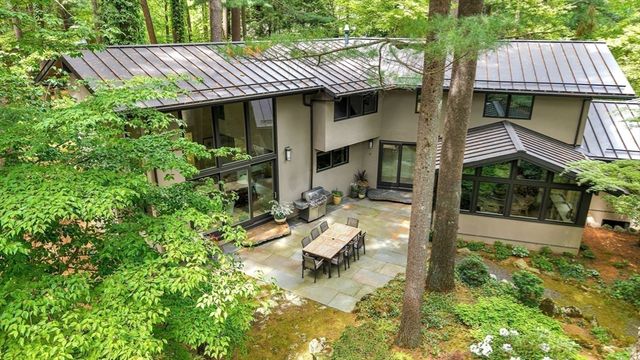 6 Baldwin Circle, Weston, MA 02493