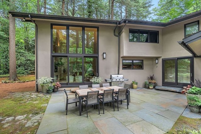 6 Baldwin Circle, Weston, MA 02493