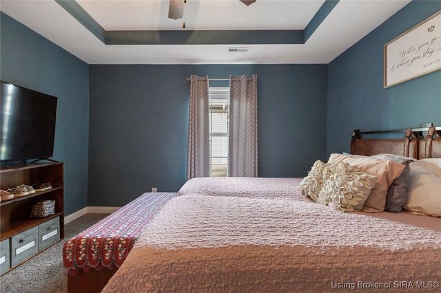 812 Twin Oaks Drive, Henryville, IN 47126