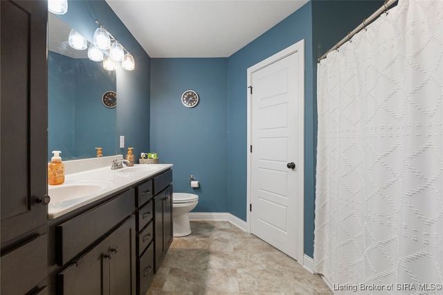 812 Twin Oaks Drive, Henryville, IN 47126