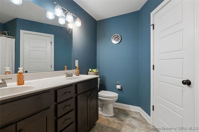 812 Twin Oaks Drive, Henryville, IN 47126