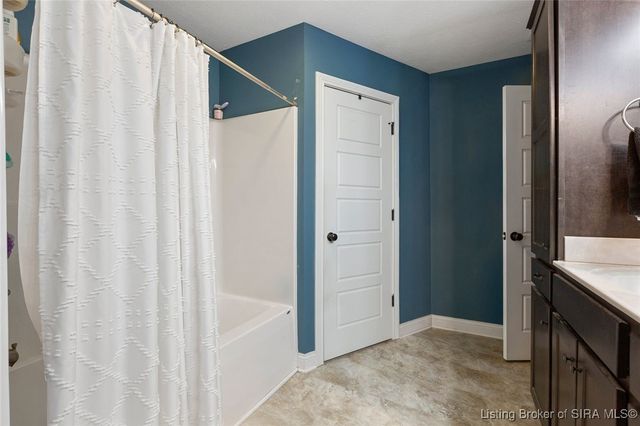 812 Twin Oaks Drive, Henryville, IN 47126