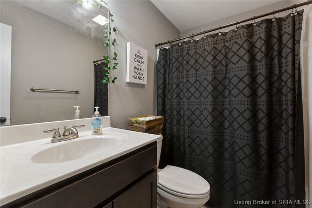 812 Twin Oaks Drive, Henryville, IN 47126