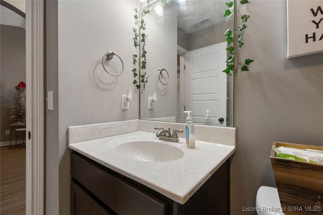 812 Twin Oaks Drive, Henryville, IN 47126