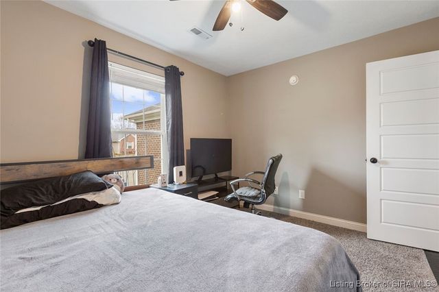 812 Twin Oaks Drive, Henryville, IN 47126