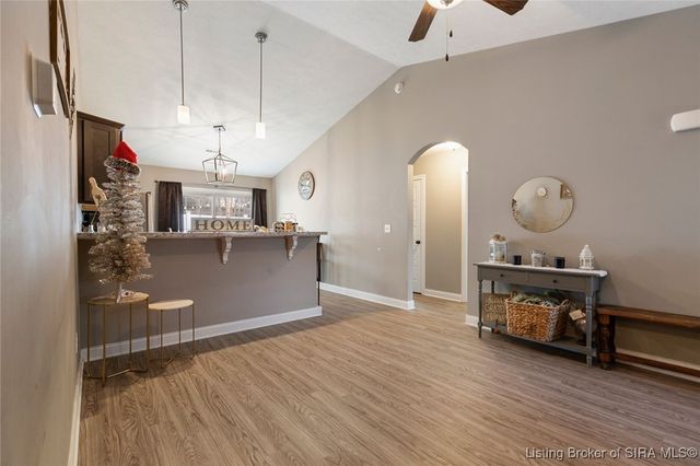 812 Twin Oaks Drive, Henryville, IN 47126