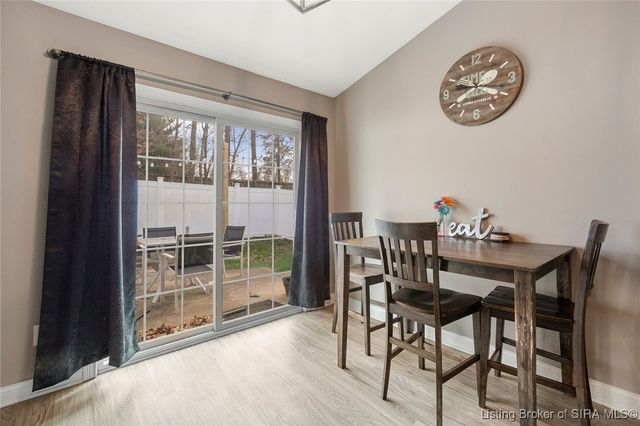 812 Twin Oaks Drive, Henryville, IN 47126