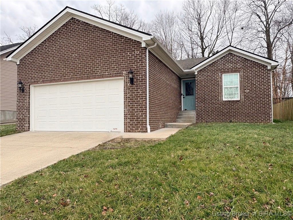 812 Twin Oaks Drive, Henryville, IN 47126