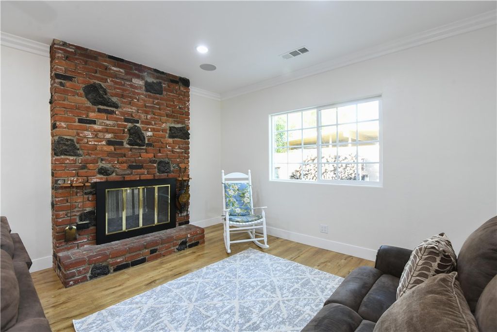 Image 11 of property listing at 5382 Tower, Riverside, CA 92506