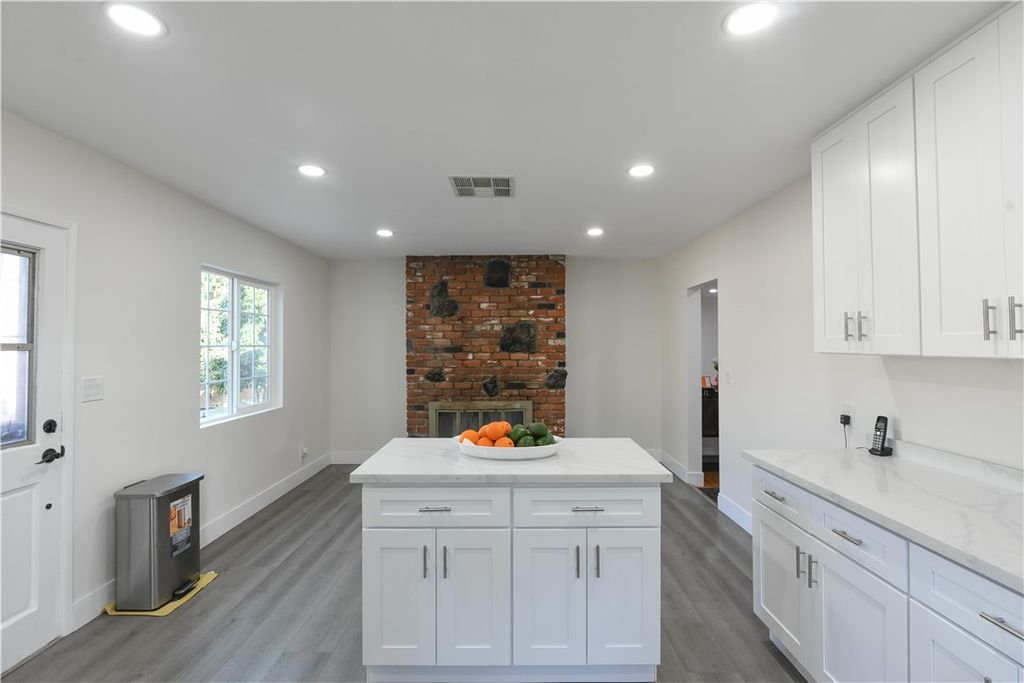 Image 7 of property listing at 5382 Tower, Riverside, CA 92506