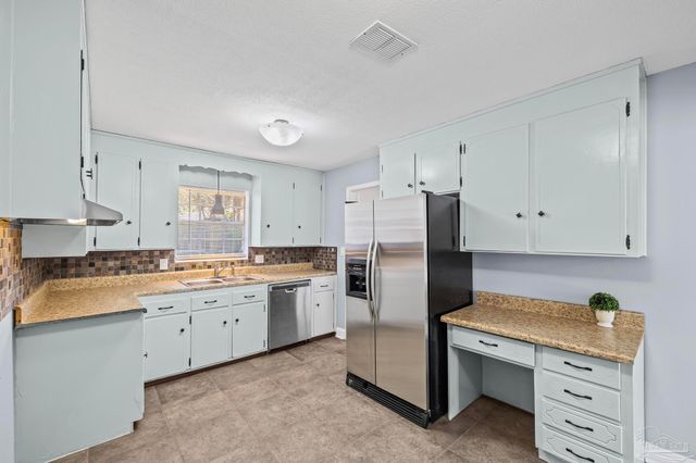 3970 Piedmont Rd, Pensacola, FL 32503