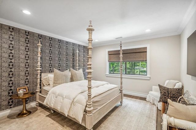 10 Pond View Court, Jericho, NY 11753