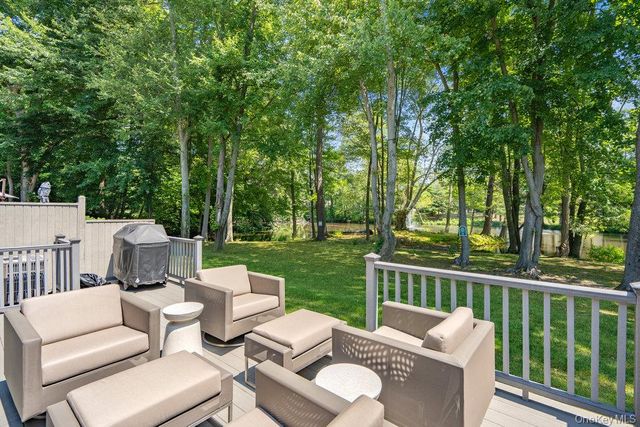 10 Pond View Court, Jericho, NY 11753