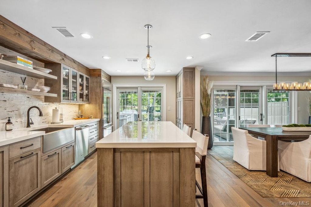 10 Pond View Court, Jericho, NY 11753 — photo 3