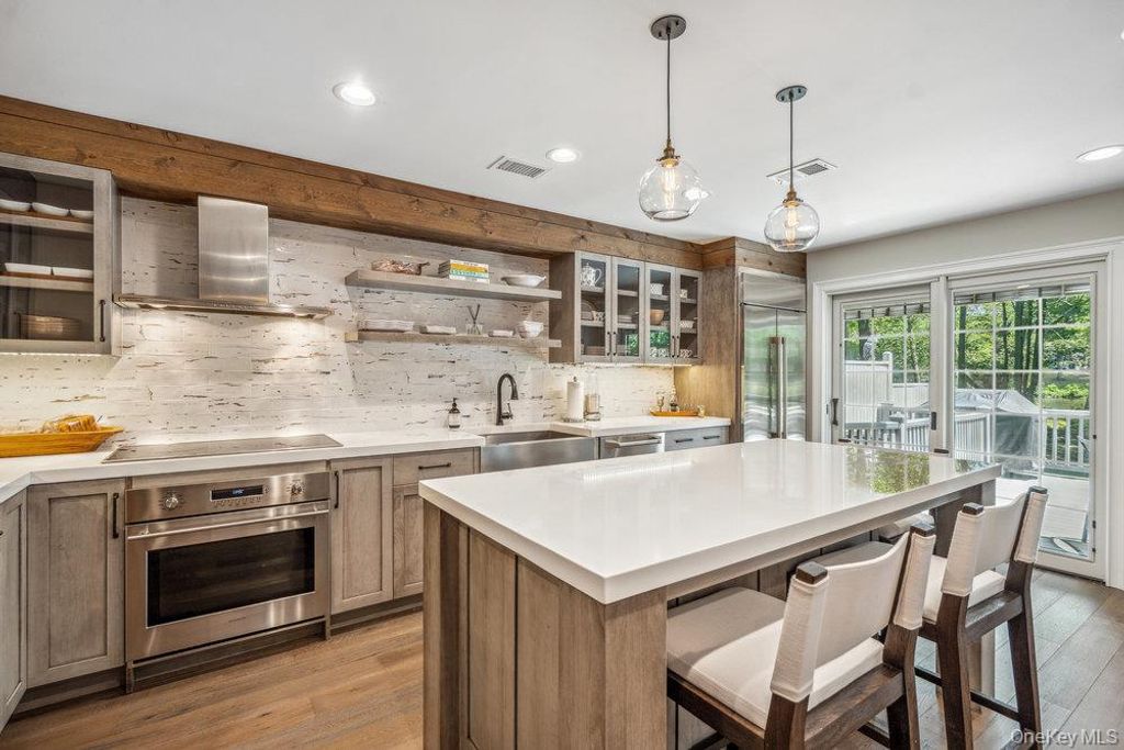 10 Pond View Court, Jericho, NY 11753 — photo 5