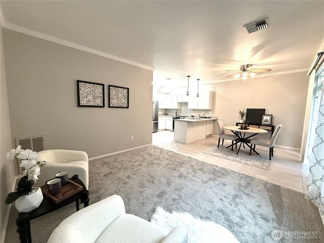 278 NE Deccio Road, College Place, WA 99324