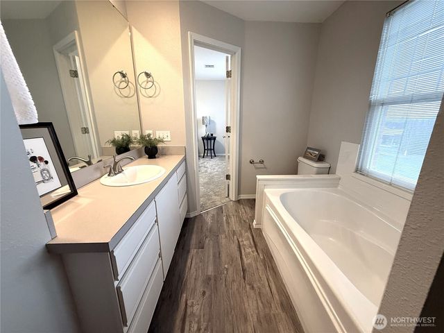 278 NE Deccio Road, College Place, WA 99324