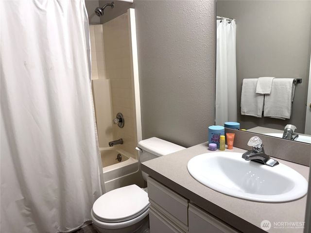 278 NE Deccio Road, College Place, WA 99324