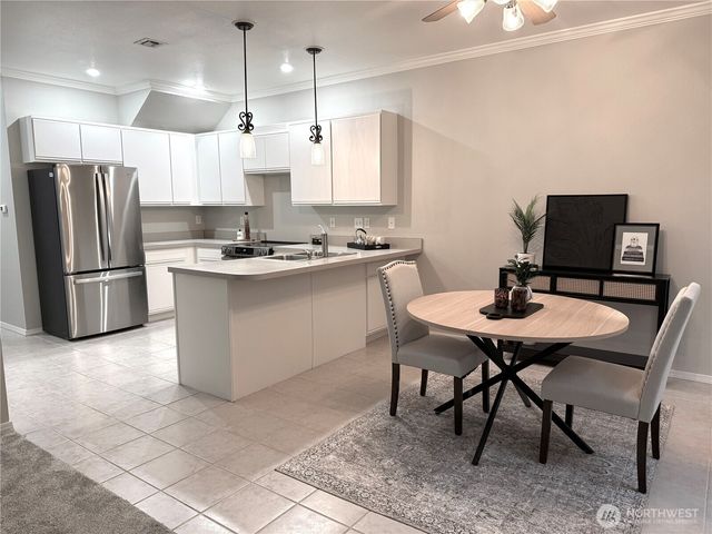 278 NE Deccio Road, College Place, WA 99324