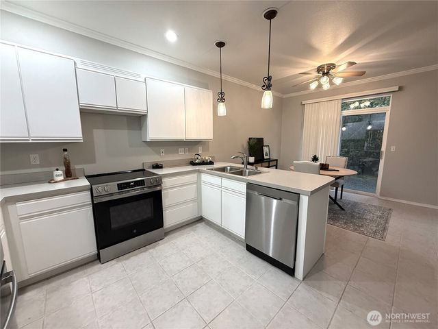 278 NE Deccio Road, College Place, WA 99324