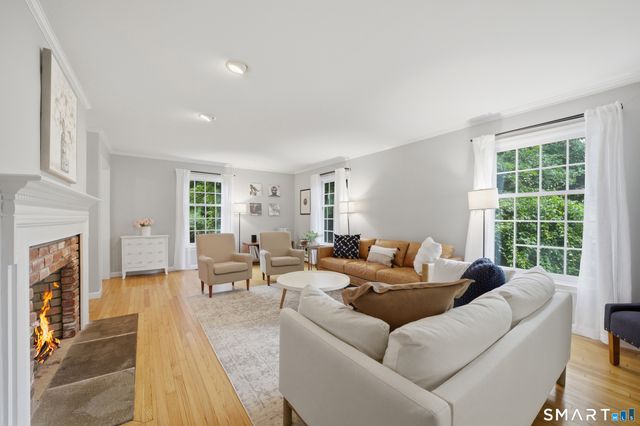 14 Woodchuck Lane, Ridgefield, CT 06877
