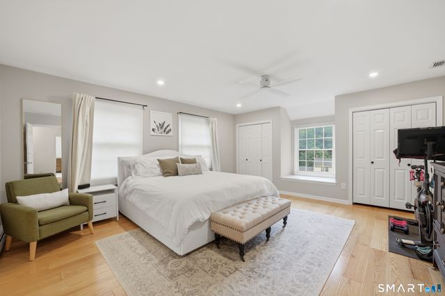 14 Woodchuck Lane, Ridgefield, CT 06877