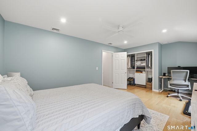 14 Woodchuck Lane, Ridgefield, CT 06877