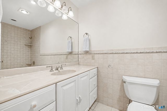 14 Woodchuck Lane, Ridgefield, CT 06877