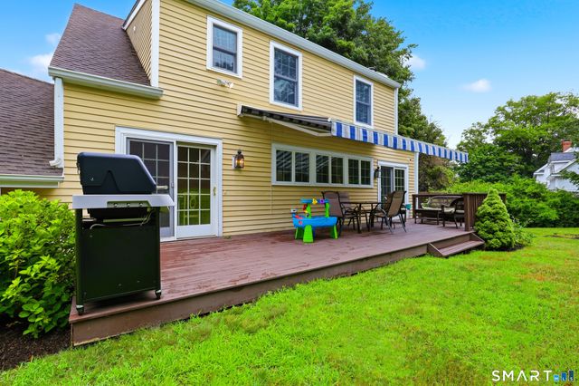 14 Woodchuck Lane, Ridgefield, CT 06877