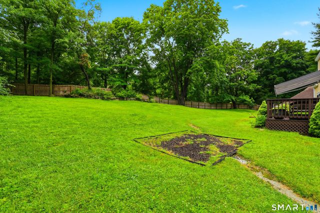 14 Woodchuck Lane, Ridgefield, CT 06877
