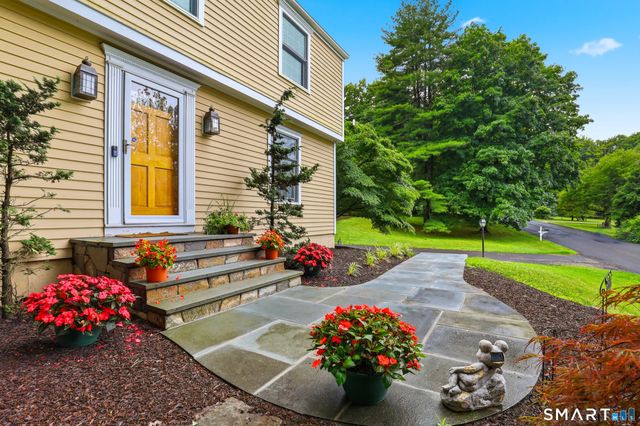 14 Woodchuck Lane, Ridgefield, CT 06877