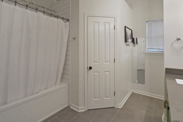 17190 N Lake Dr, Prairieville, LA 70769