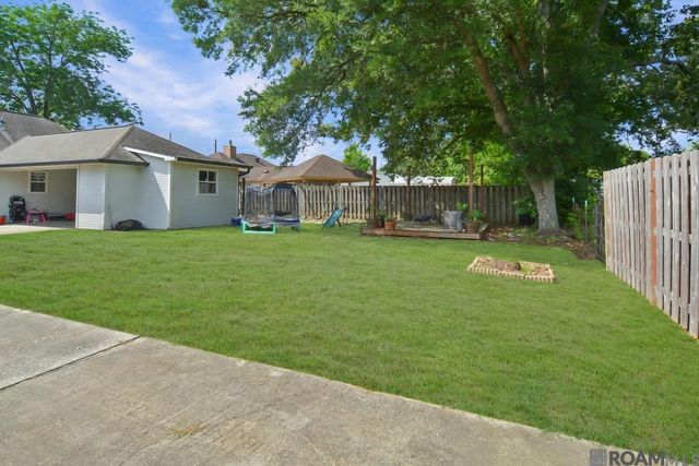 17190 N Lake Dr, Prairieville, LA 70769