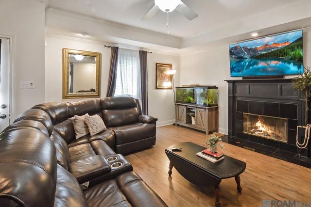 17190 N Lake Dr, Prairieville, LA 70769