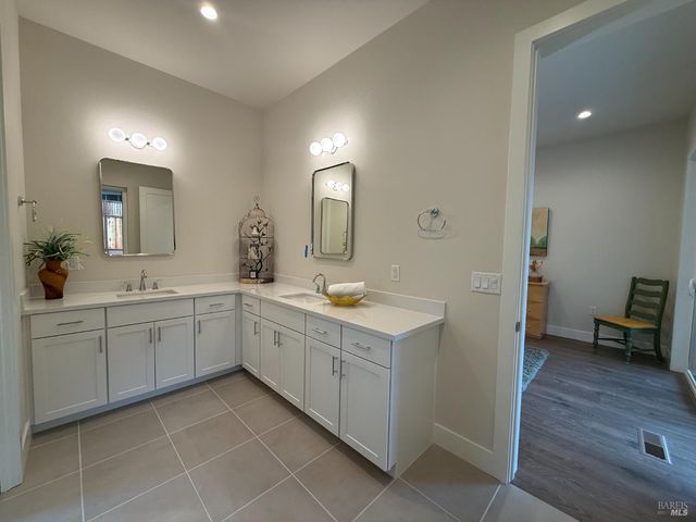1901 Carlile Pl, Santa Rosa, CA 95403