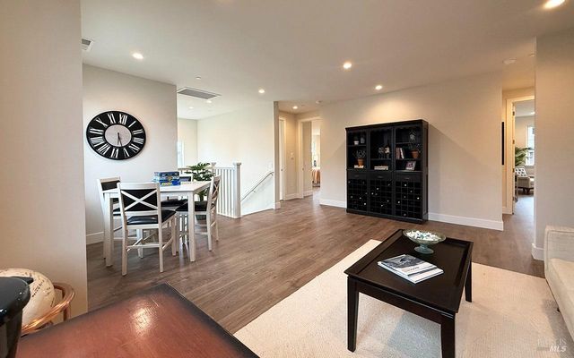 1901 Carlile Pl, Santa Rosa, CA 95403