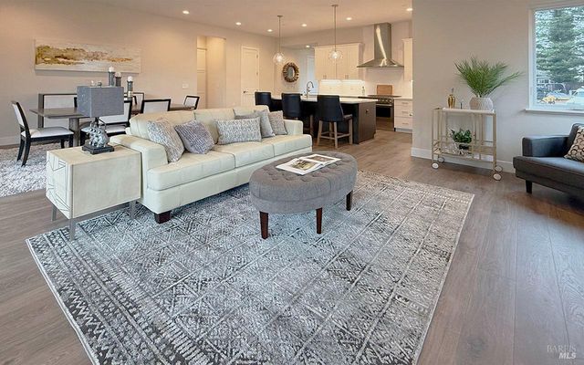 1901 Carlile Pl, Santa Rosa, CA 95403