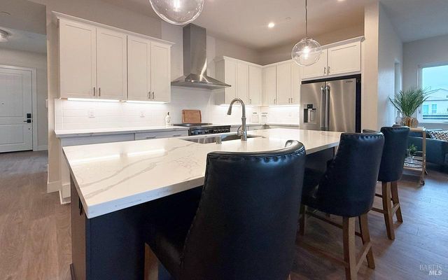 1901 Carlile Pl, Santa Rosa, CA 95403